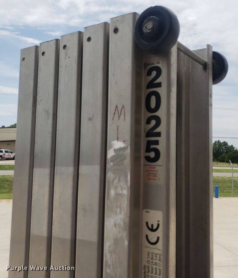 image for item IP9359 Sumner 2025  material lift