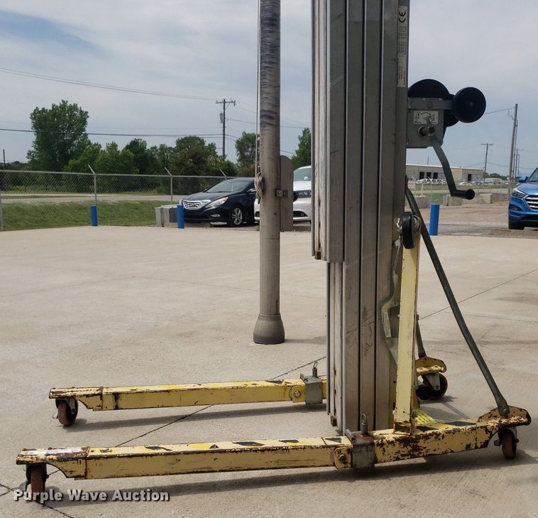 image for item IP9359 Sumner 2025  material lift