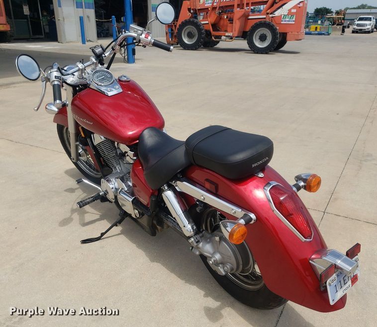 image for item IP9360 2015 Honda VT750C Shadow Aero  motorcycle