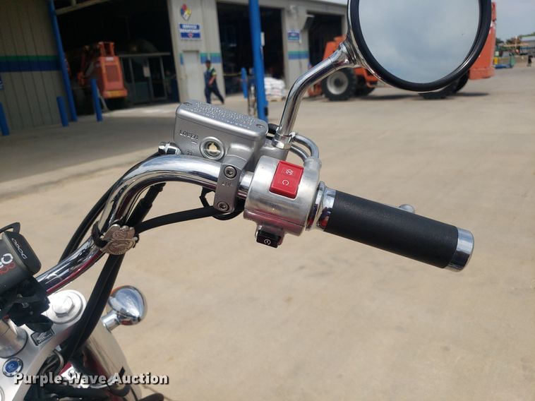 image for item IP9360 2015 Honda VT750C Shadow Aero  motorcycle