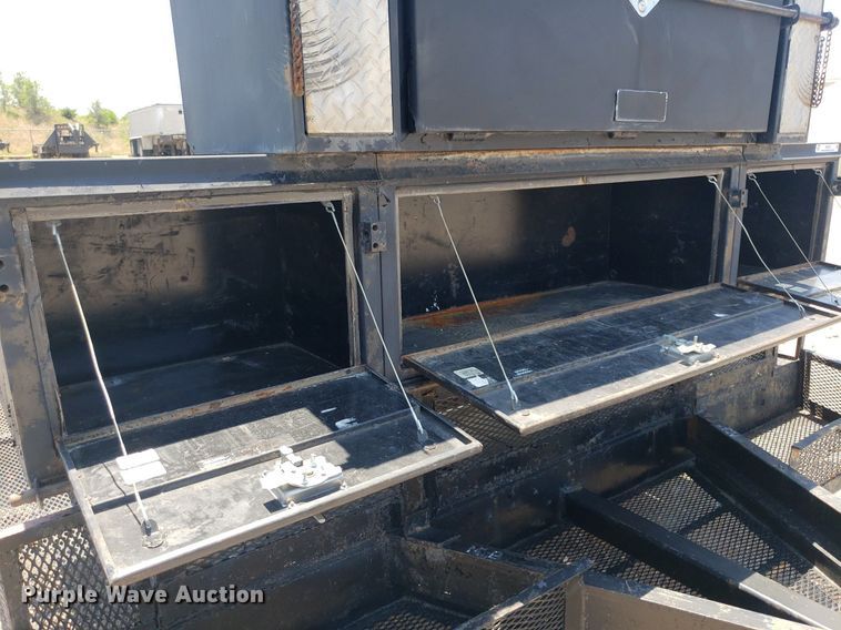 image for item IP9373 2000 Neal  utility trailer