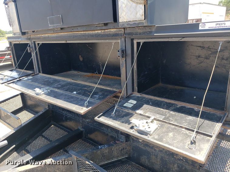 image for item IP9373 2000 Neal  utility trailer