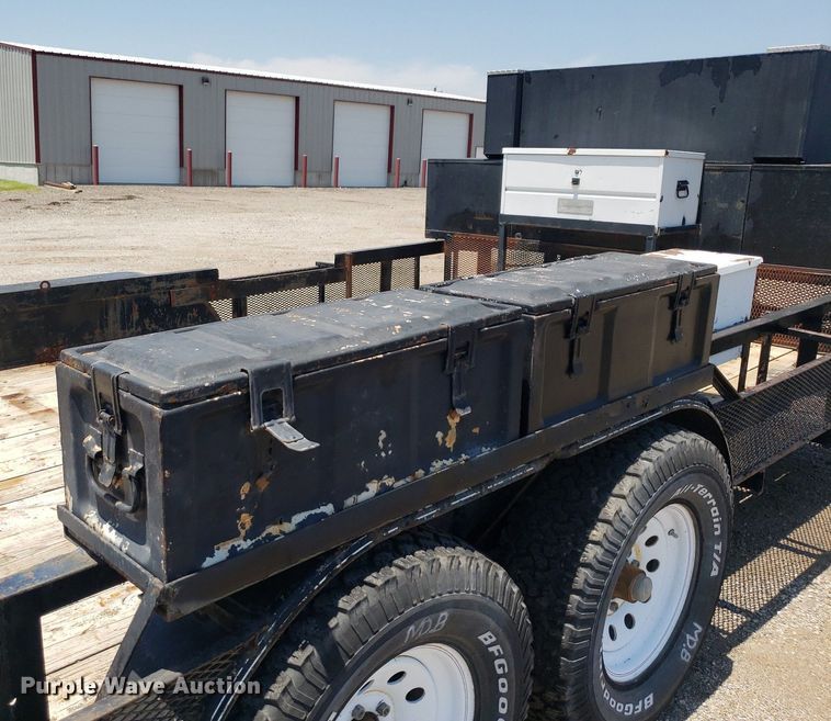 image for item IP9373 2000 Neal  utility trailer