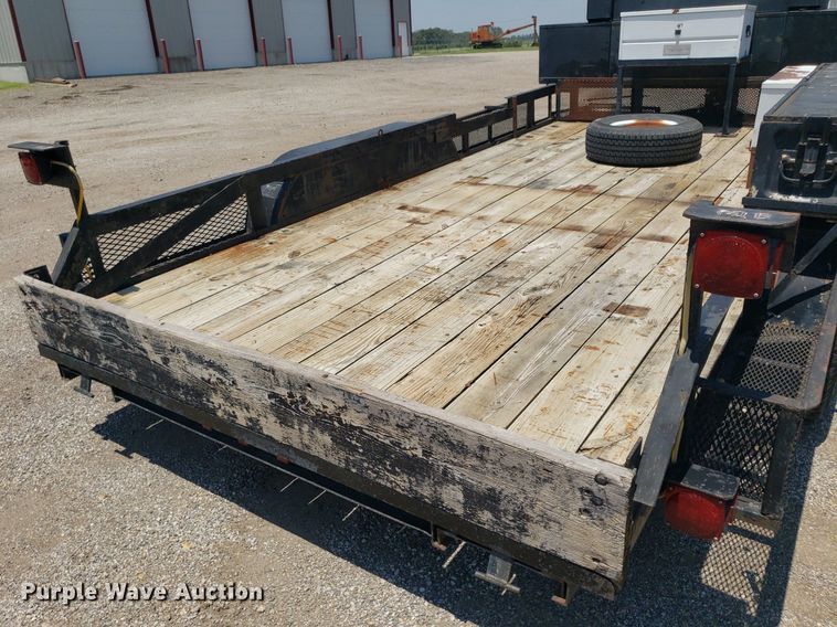 image for item IP9373 2000 Neal  utility trailer