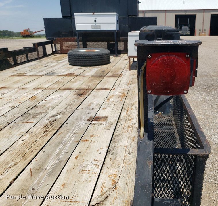 image for item IP9373 2000 Neal  utility trailer