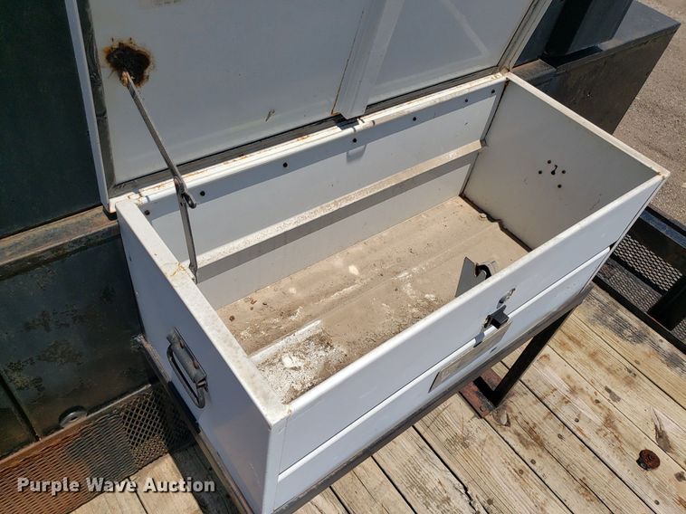 image for item IP9373 2000 Neal  utility trailer