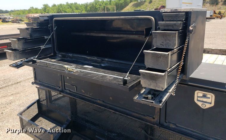 image for item IP9373 2000 Neal  utility trailer