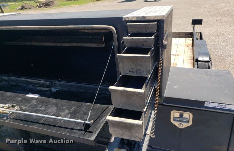 image for item IP9373 2000 Neal  utility trailer