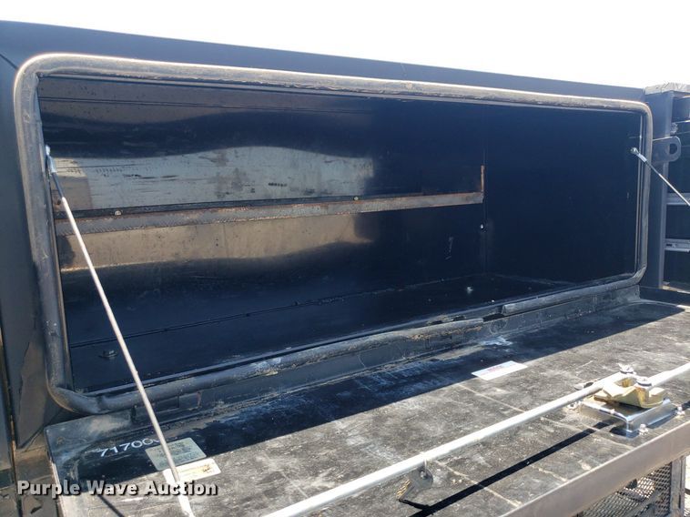 image for item IP9373 2000 Neal  utility trailer