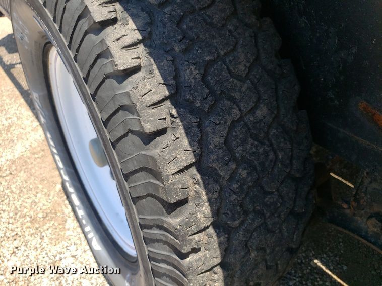 image for item IP9373 2000 Neal  utility trailer