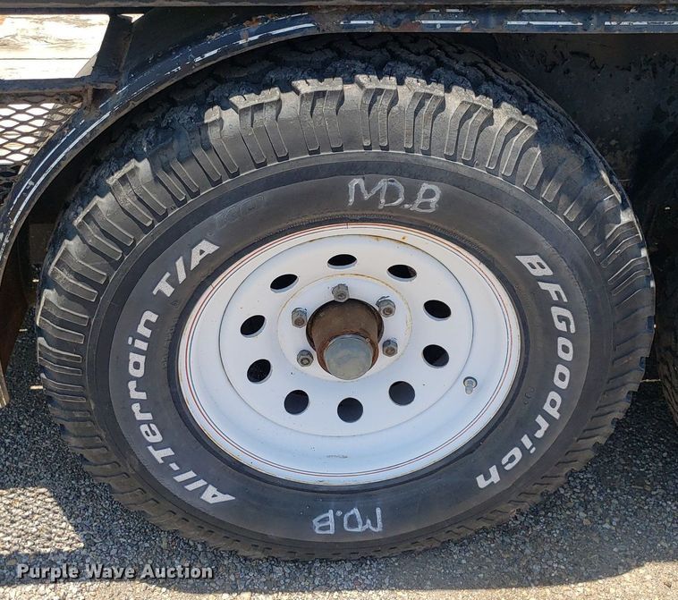 image for item IP9373 2000 Neal  utility trailer