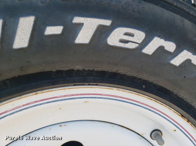 image for item IP9373 2000 Neal  utility trailer