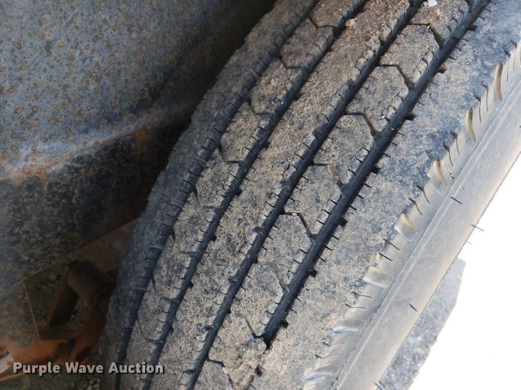 image for item IP9374 2000 PJ  equipment trailer