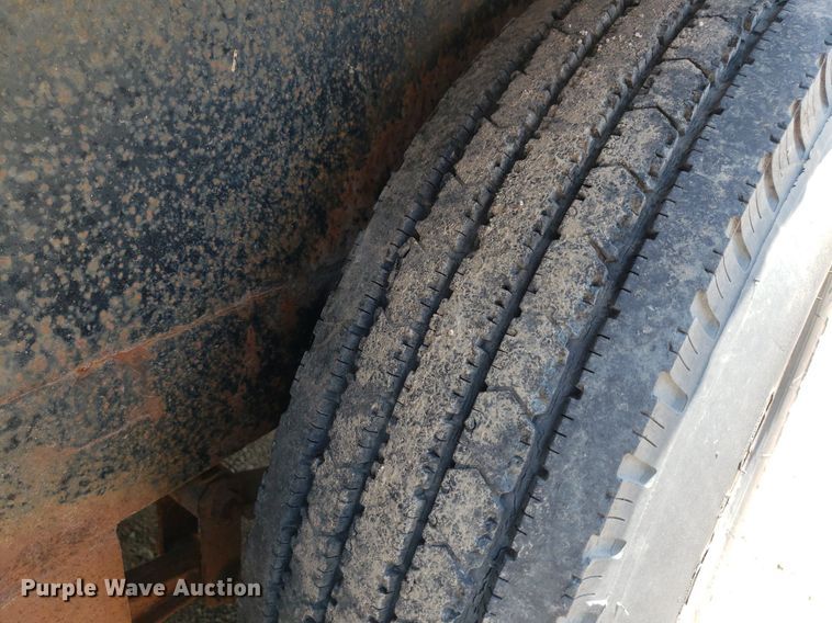 image for item IP9374 2000 PJ  equipment trailer