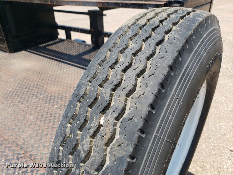 image for item IP9374 2000 PJ  equipment trailer