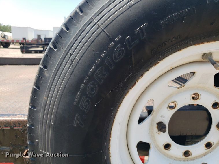 image for item IP9374 2000 PJ  equipment trailer