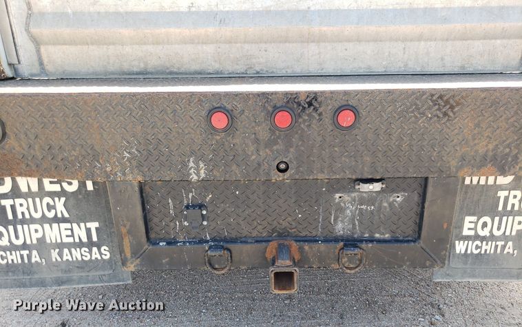 image for item IP9378 2016 Ford F350 Super Duty  Crew Cab flatbed pickup truck