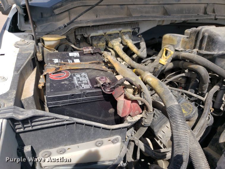 image for item IP9378 2016 Ford F350 Super Duty  Crew Cab flatbed pickup truck