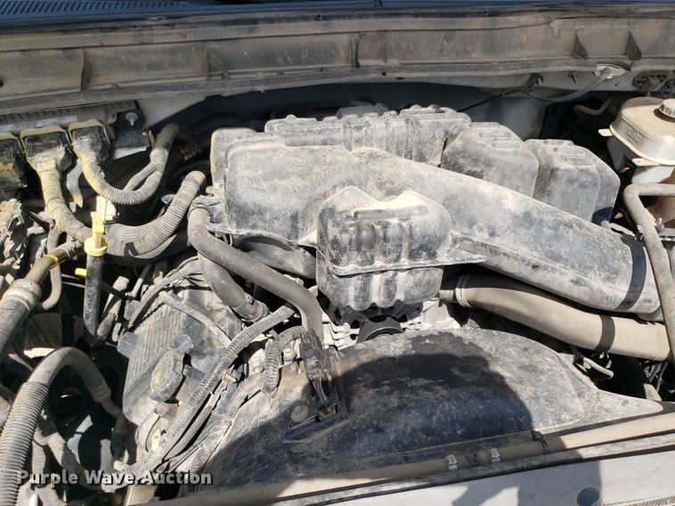 image for item IP9378 2016 Ford F350 Super Duty  Crew Cab flatbed pickup truck