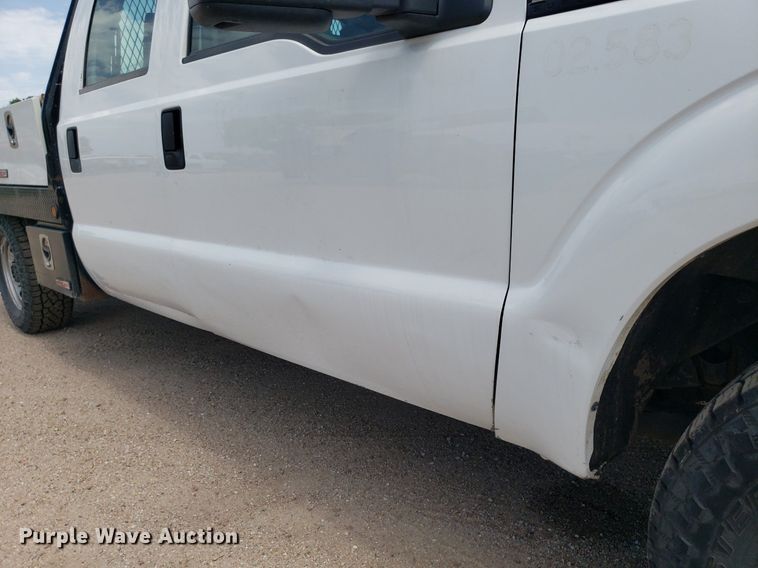 image for item IP9381 2016 Ford F250 Super Duty  Crew Cab flatbed pickup truck