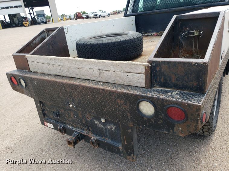 image for item IP9381 2016 Ford F250 Super Duty  Crew Cab flatbed pickup truck