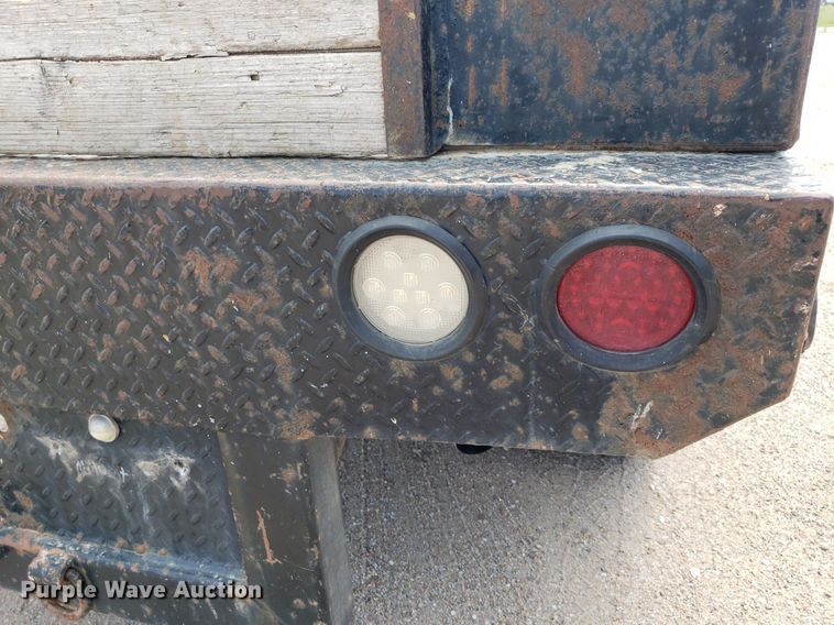 image for item IP9381 2016 Ford F250 Super Duty  Crew Cab flatbed pickup truck