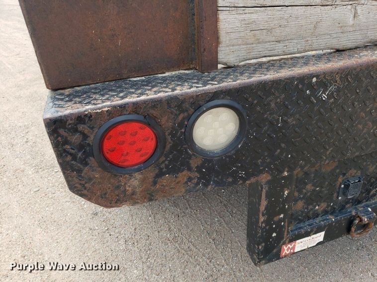 image for item IP9381 2016 Ford F250 Super Duty  Crew Cab flatbed pickup truck