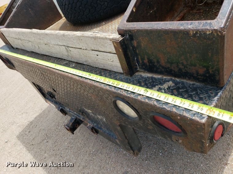 image for item IP9381 2016 Ford F250 Super Duty  Crew Cab flatbed pickup truck