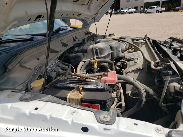 image for item IP9381 2016 Ford F250 Super Duty  Crew Cab flatbed pickup truck