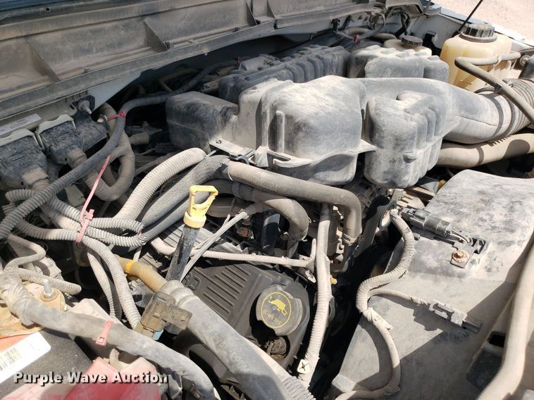 image for item IP9381 2016 Ford F250 Super Duty  Crew Cab flatbed pickup truck