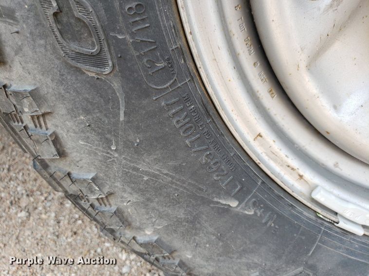 image for item IP9381 2016 Ford F250 Super Duty  Crew Cab flatbed pickup truck