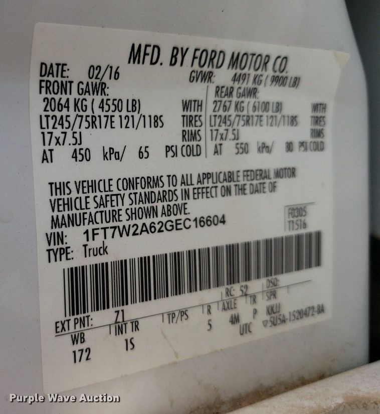 image for item IP9381 2016 Ford F250 Super Duty  Crew Cab flatbed pickup truck