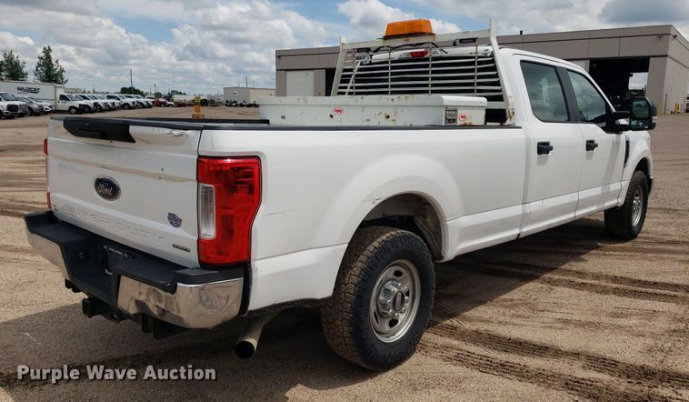 image for item IP9386 2018 Ford F250 Super Duty  Crew Cab pickup truck