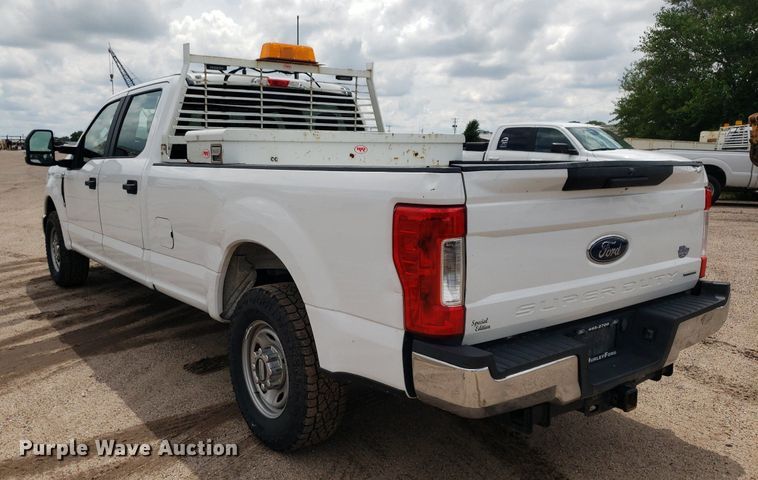 image for item IP9386 2018 Ford F250 Super Duty  Crew Cab pickup truck