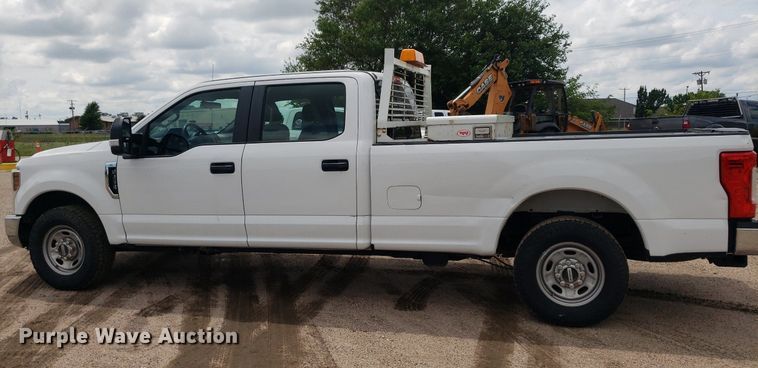 image for item IP9386 2018 Ford F250 Super Duty  Crew Cab pickup truck