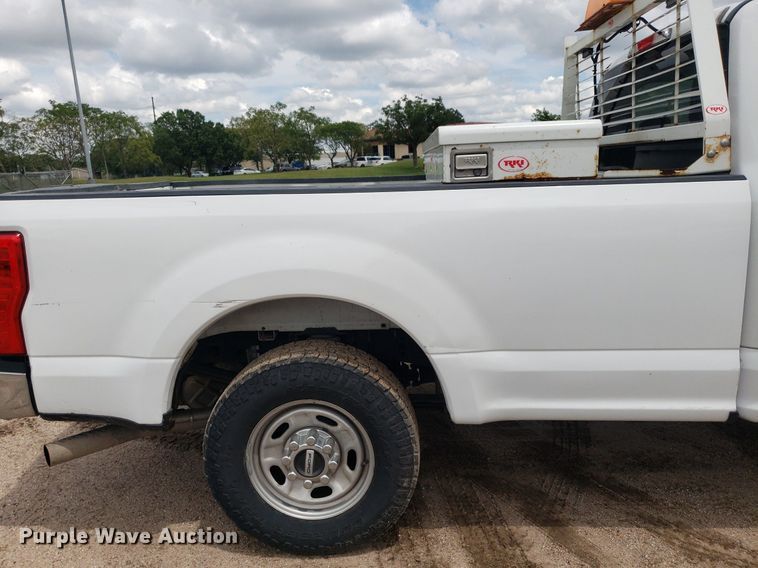 image for item IP9386 2018 Ford F250 Super Duty  Crew Cab pickup truck