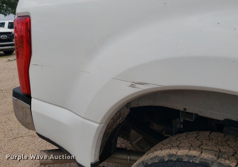 image for item IP9386 2018 Ford F250 Super Duty  Crew Cab pickup truck