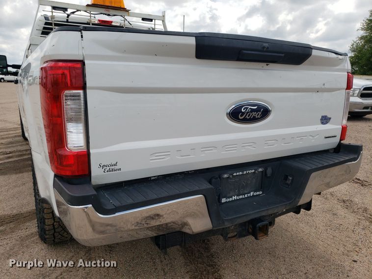 image for item IP9386 2018 Ford F250 Super Duty  Crew Cab pickup truck