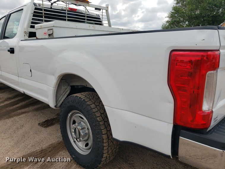 image for item IP9386 2018 Ford F250 Super Duty  Crew Cab pickup truck