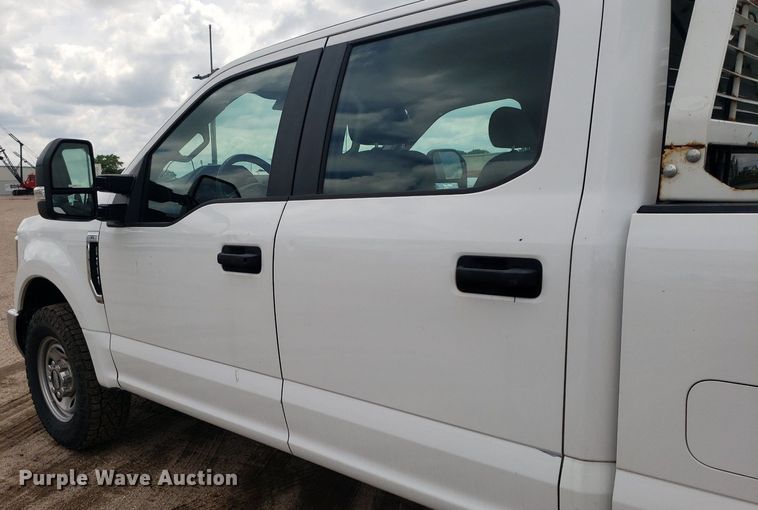 image for item IP9386 2018 Ford F250 Super Duty  Crew Cab pickup truck