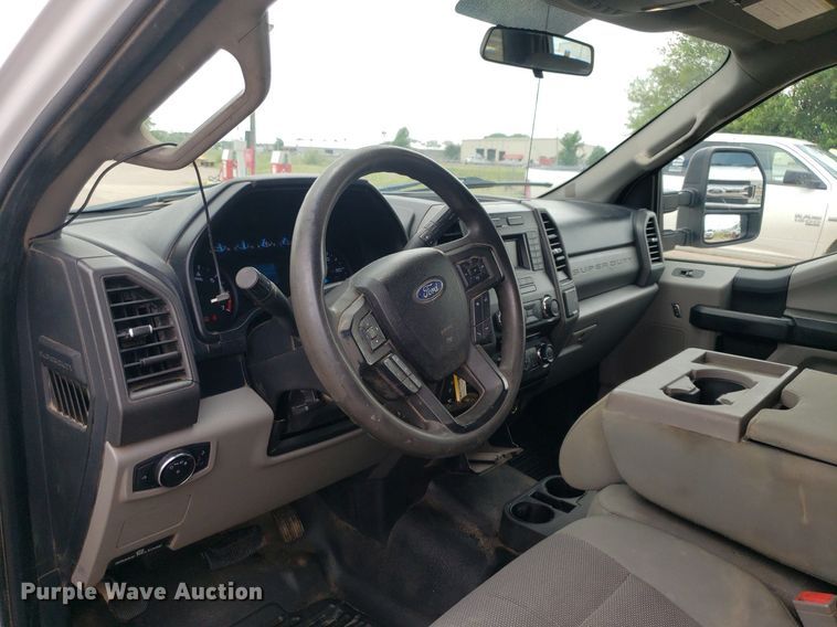 image for item IP9386 2018 Ford F250 Super Duty  Crew Cab pickup truck