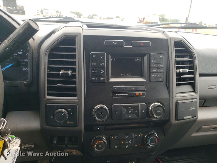 image for item IP9386 2018 Ford F250 Super Duty  Crew Cab pickup truck