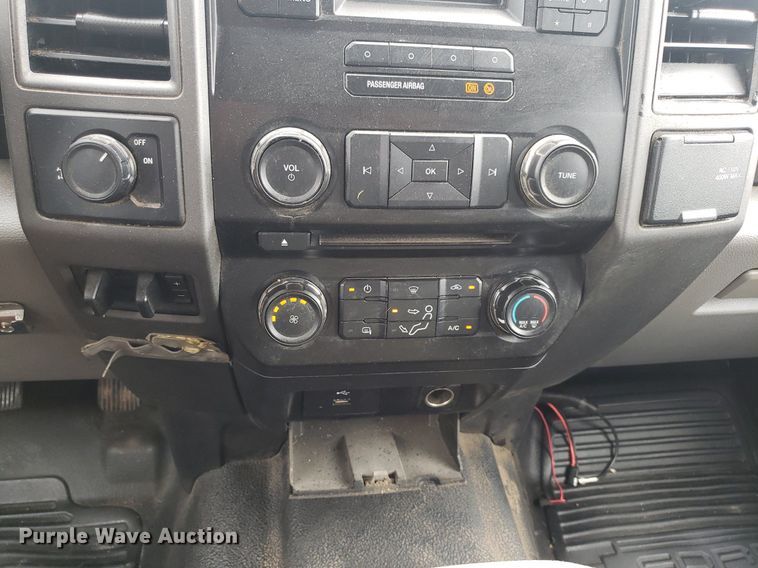 image for item IP9386 2018 Ford F250 Super Duty  Crew Cab pickup truck