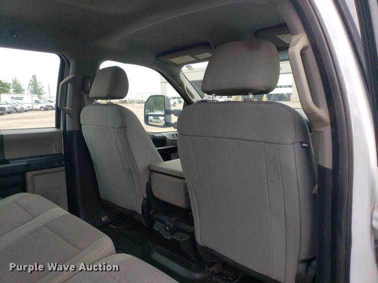 image for item IP9386 2018 Ford F250 Super Duty  Crew Cab pickup truck