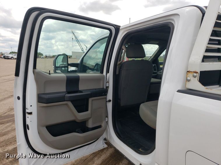 image for item IP9386 2018 Ford F250 Super Duty  Crew Cab pickup truck