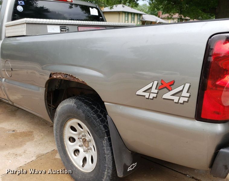 image for item IP9387 2006  Chevrolet Silverado 1500  Ext. Cab pickup truck