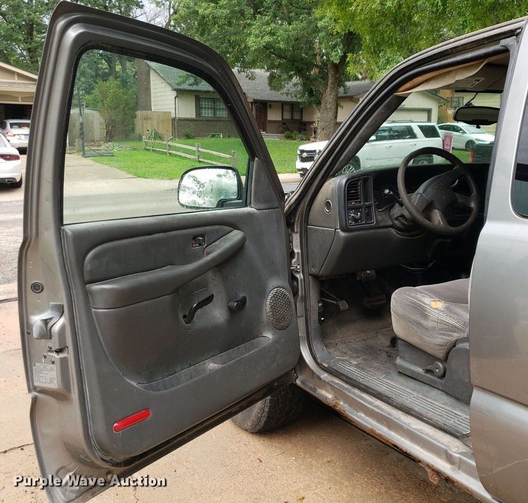 image for item IP9387 2006  Chevrolet Silverado 1500  Ext. Cab pickup truck