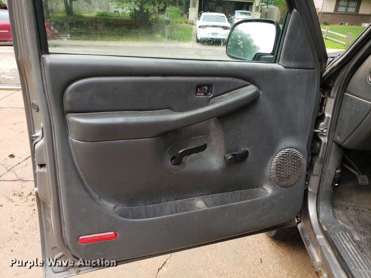 image for item IP9387 2006  Chevrolet Silverado 1500  Ext. Cab pickup truck