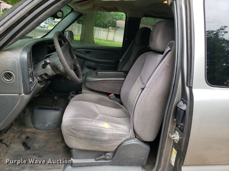 image for item IP9387 2006  Chevrolet Silverado 1500  Ext. Cab pickup truck