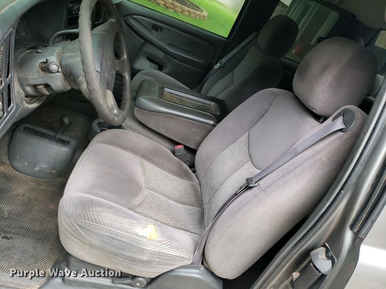 image for item IP9387 2006  Chevrolet Silverado 1500  Ext. Cab pickup truck